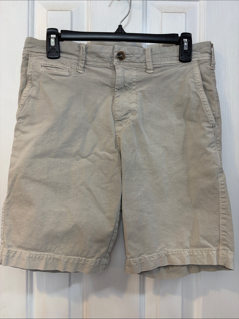 American Eagle Outfitters Men's Khaki Flat-Front Chino Shorts